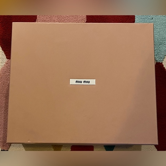 MIU MIU Platforms - Black Patent Leather Sandals with pearl and silver chain - Picture 11 of 14